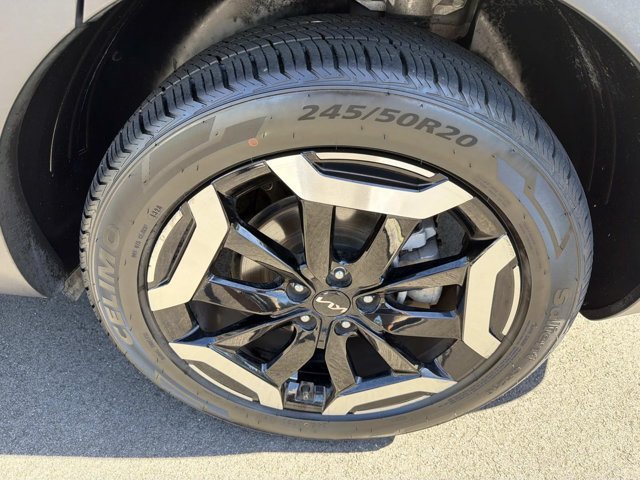 Used 2025 Kia Telluride S FWD image 32