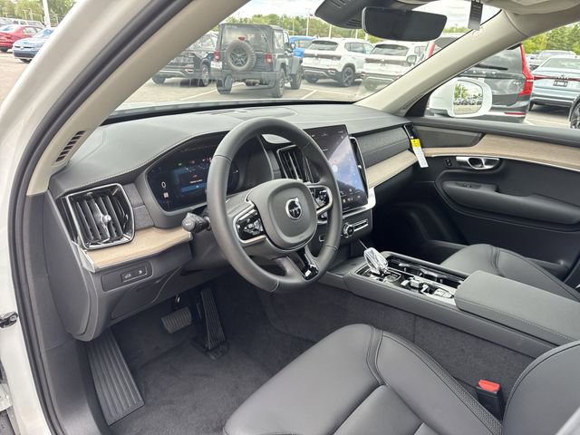 New 2025 Volvo XC90 T8 Plus w/ Protection Package Premier AWD/4WD image 10