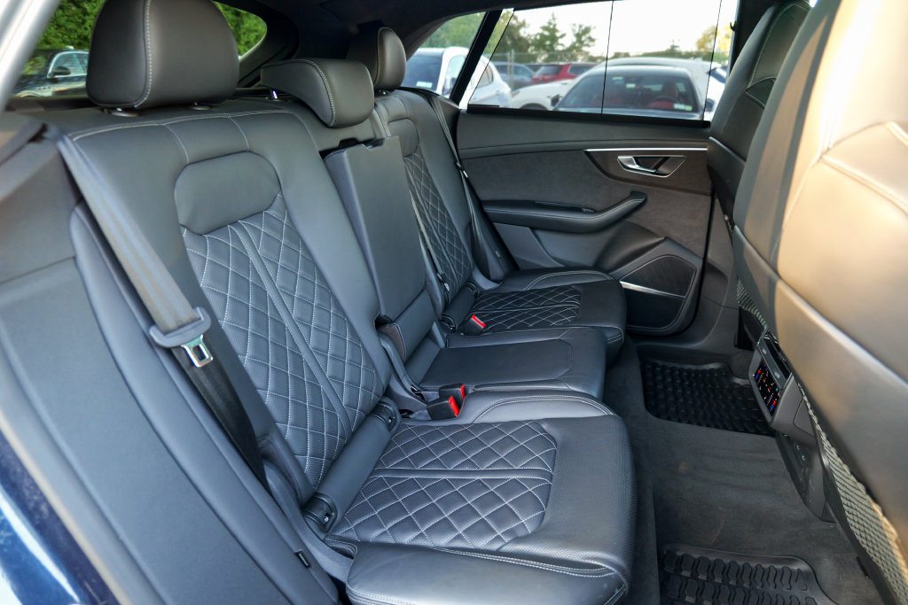 Used 2023 Audi SQ8 Prestige w/ Prestige Package AWD/4WD image 32