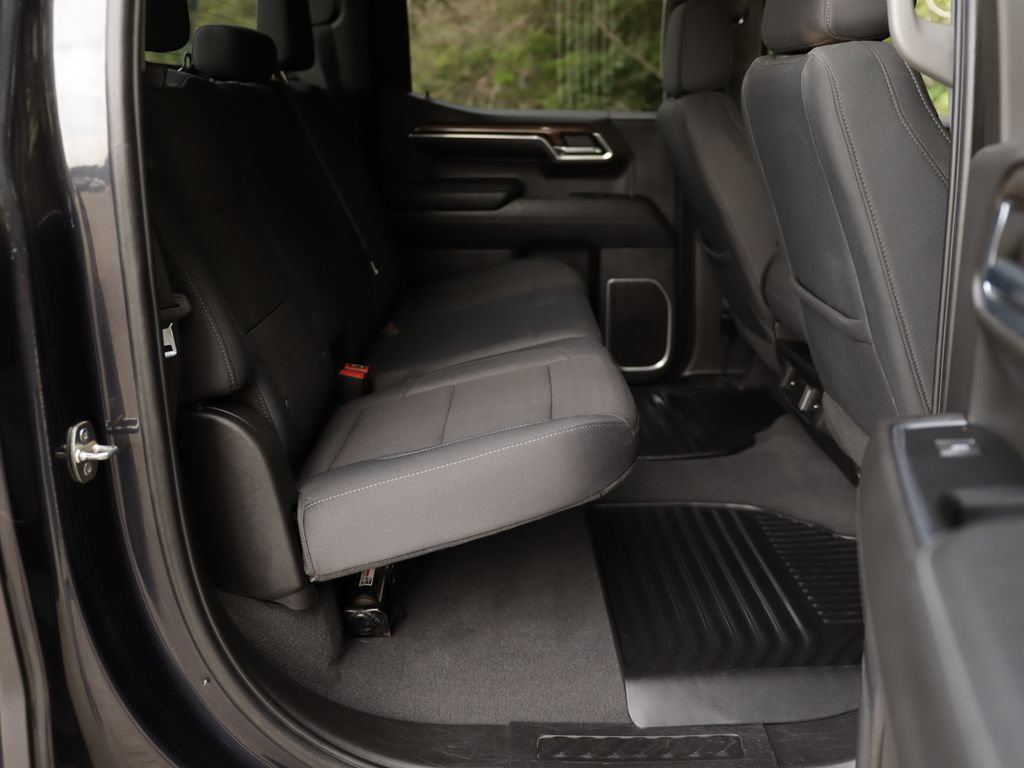 Used 2023 Chevrolet Silverado 1500 LT AWD/4WD image 27