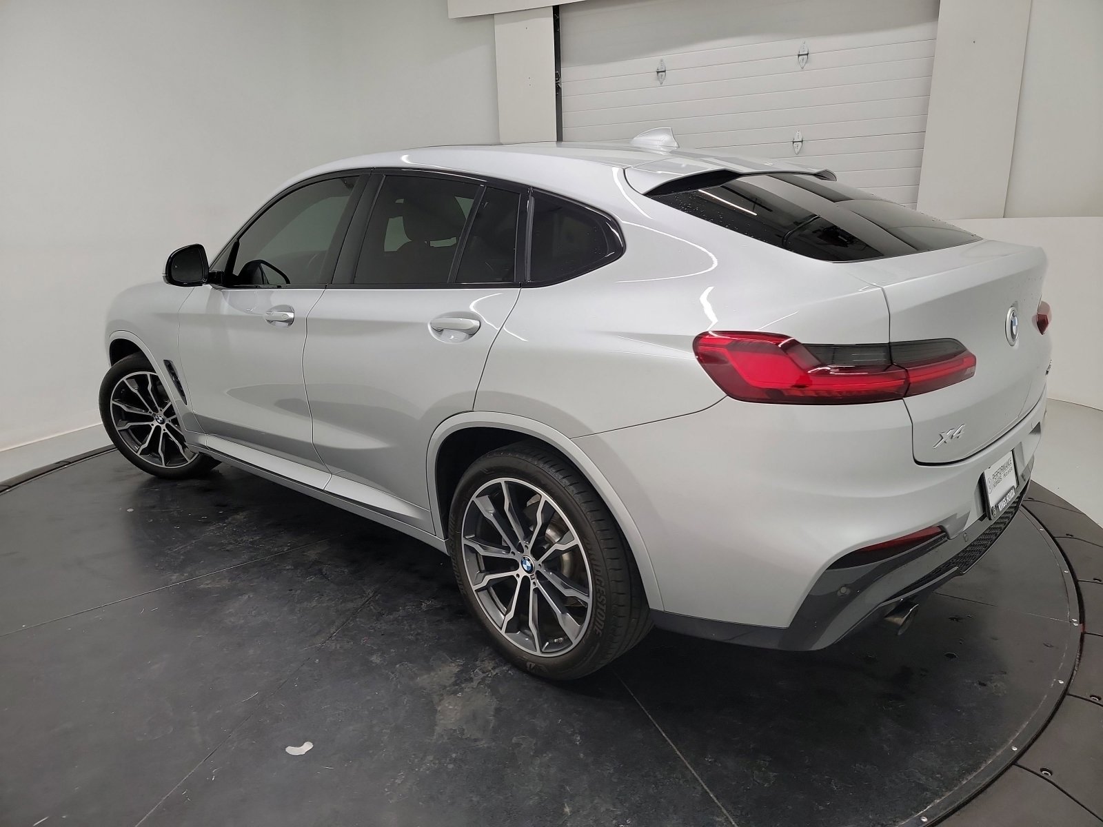 Used 2021 BMW X4 xDrive30i w/ M Sport Package image 9