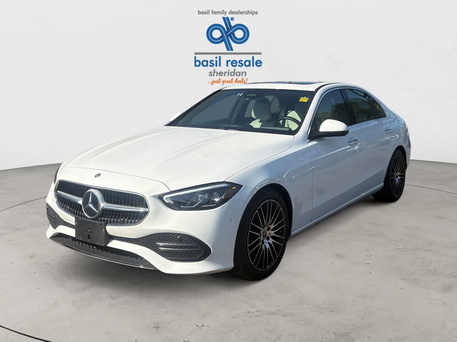 Used 2025 Mercedes-Benz C 300 4MATIC Sedan image 2