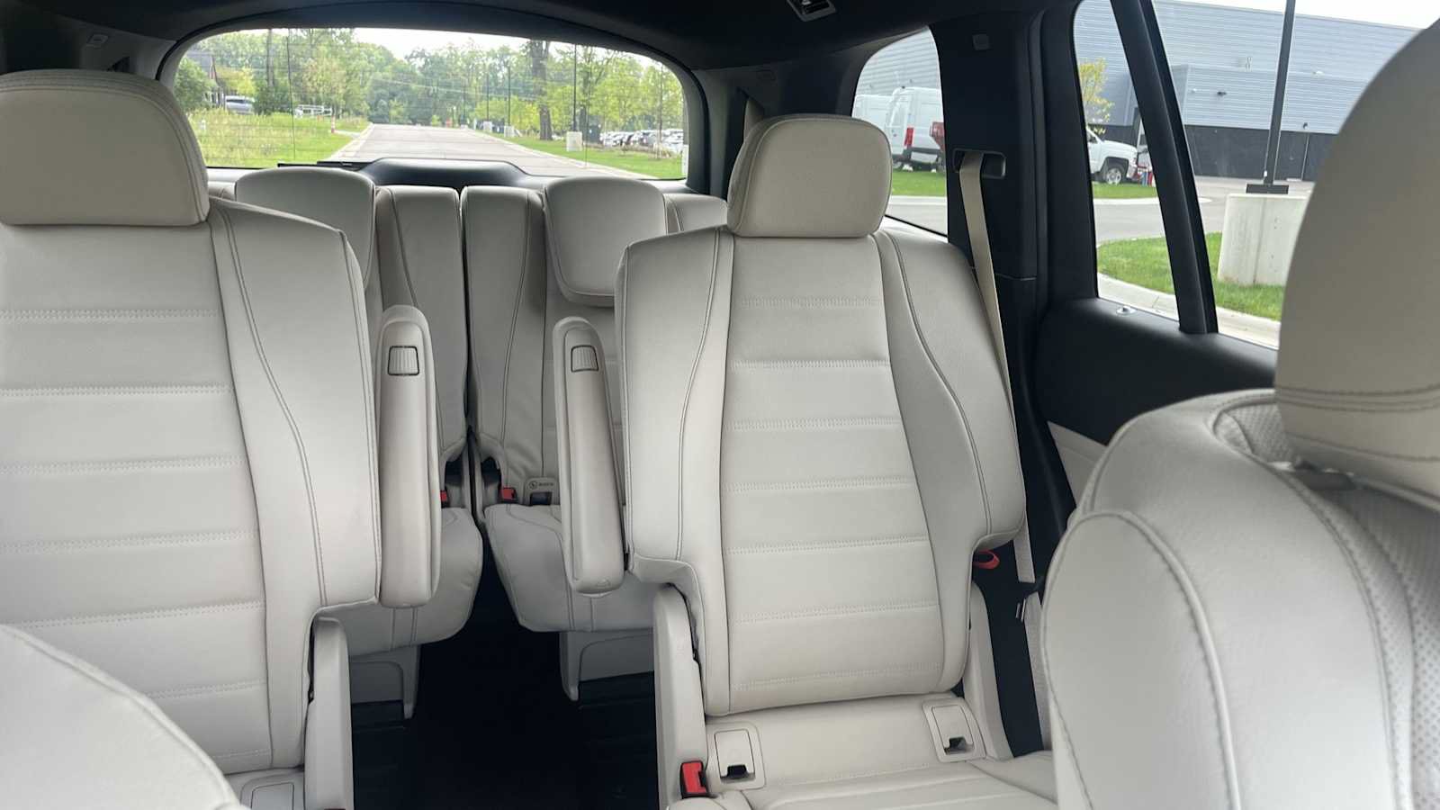 New 2026 Mercedes-Benz GLS 580 4MATIC image 33