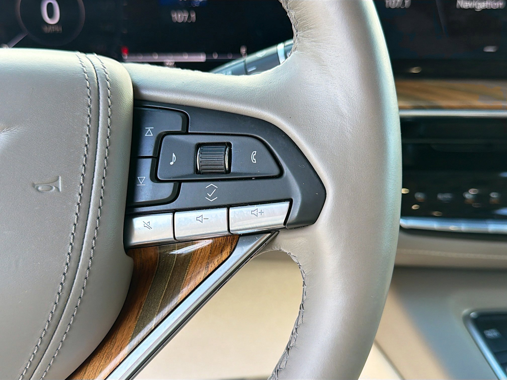 Used 2022 Cadillac Escalade Sport Platinum w/ Heavy-Duty Trailer Package AWD/4WD image 40