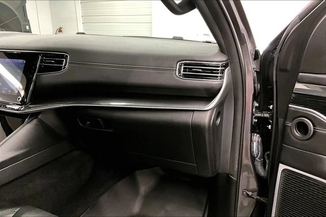 Used 2023 Jeep Wagoneer 4WD w/ Premium Group I image 18