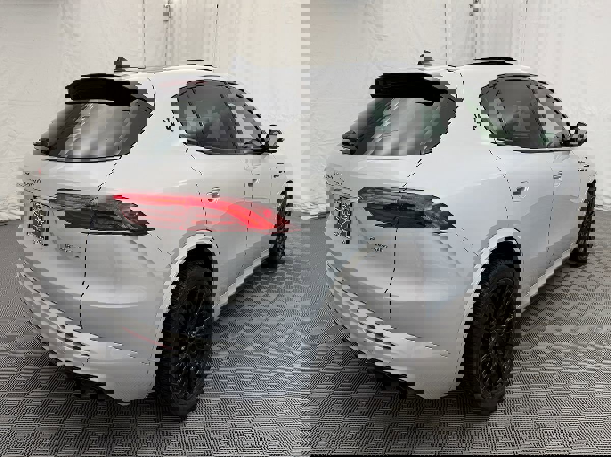 Used 2024 Maserati Grecale Modena image 4