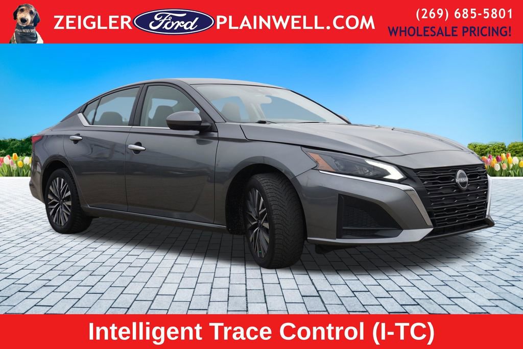Used 2023 Nissan Altima 2.5 SV w/ SV Premium Package image 7
