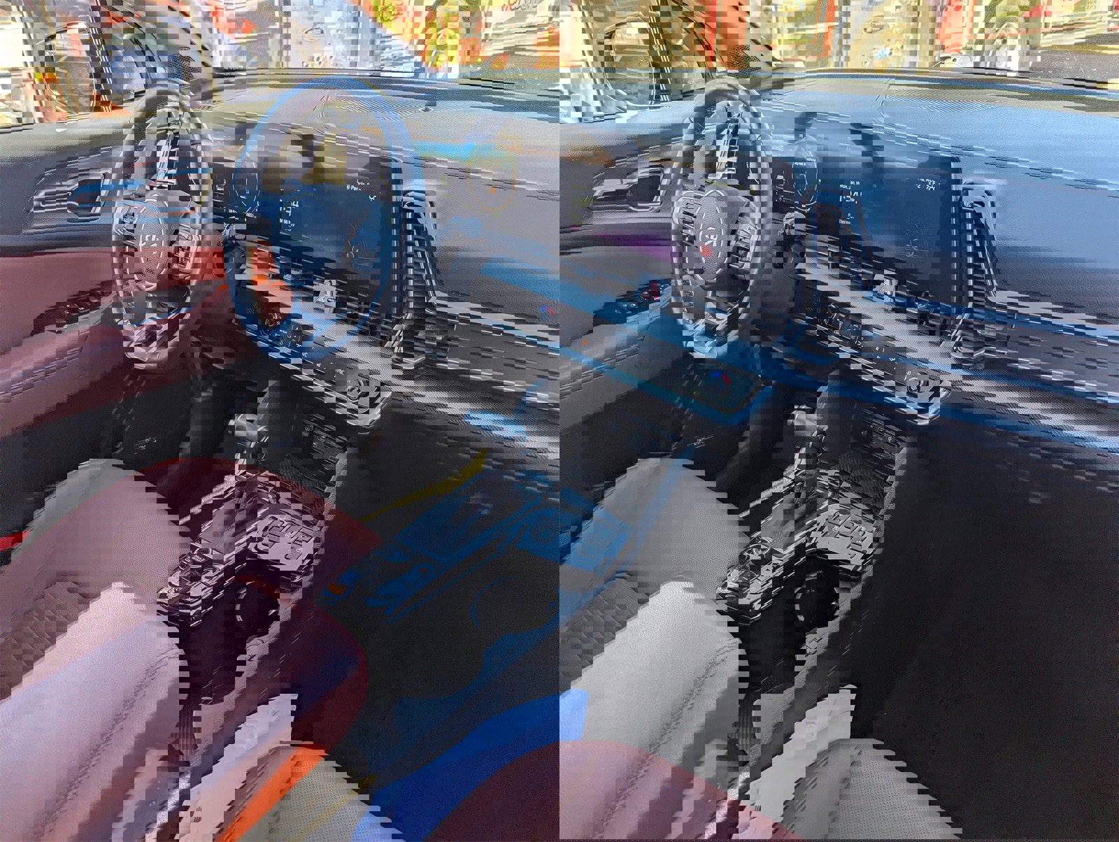 Used 2024 Kia Sportage SX image 12