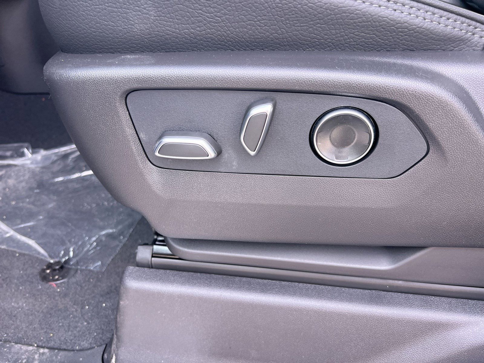 New 2026 GMC Sierra 2500 Denali w/ Denali Reserve Package image 13