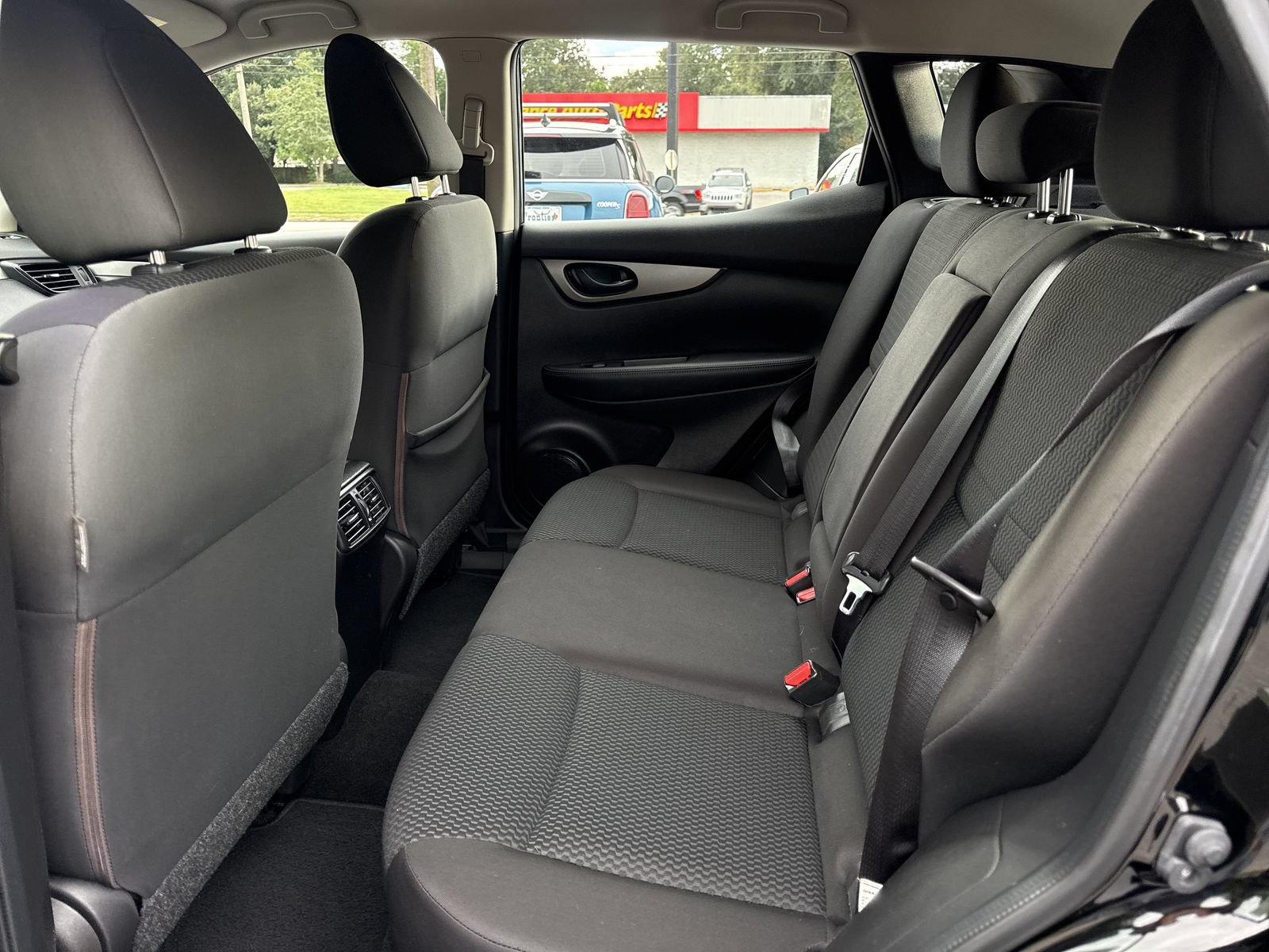 Used 2019 Nissan Rogue Sport S w/ Appearance Package FWD image 10
