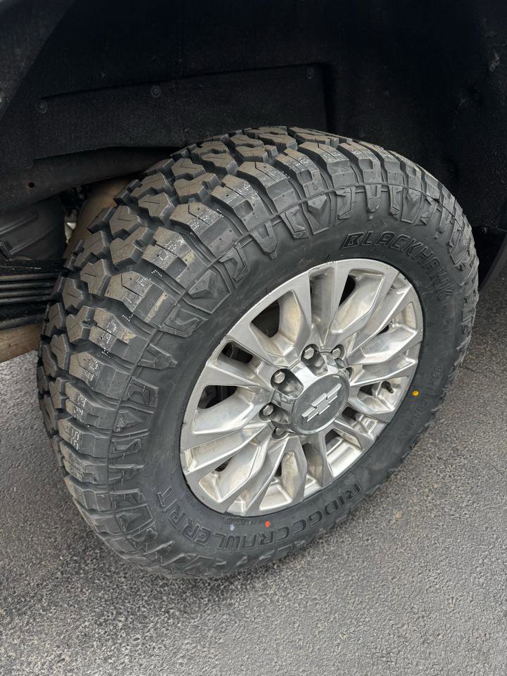 Used 2020 Chevrolet Silverado 2500 High Country w/ Z71 Off-Road Package image 16