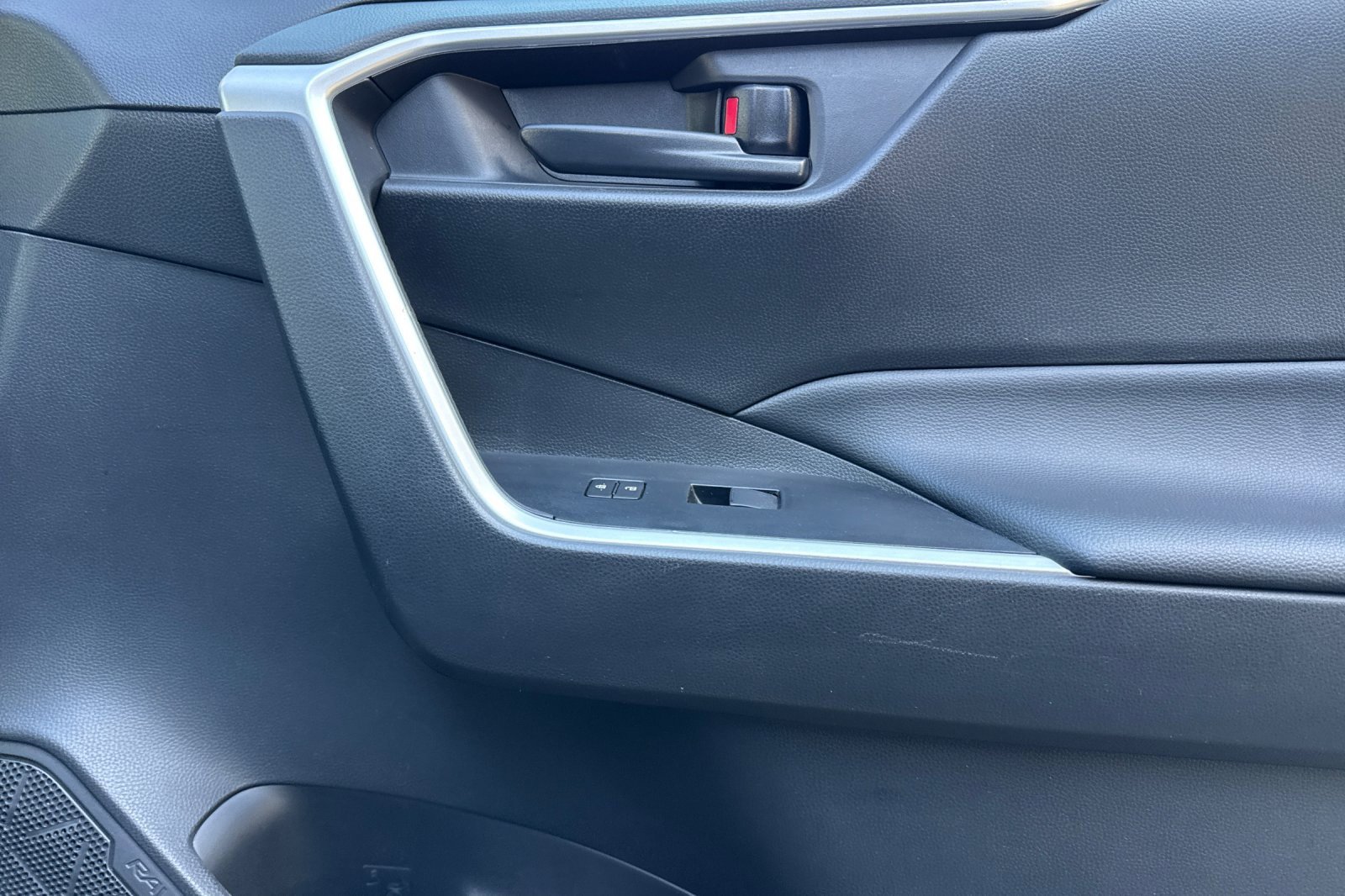 Used 2024 Toyota RAV4 LE image 20