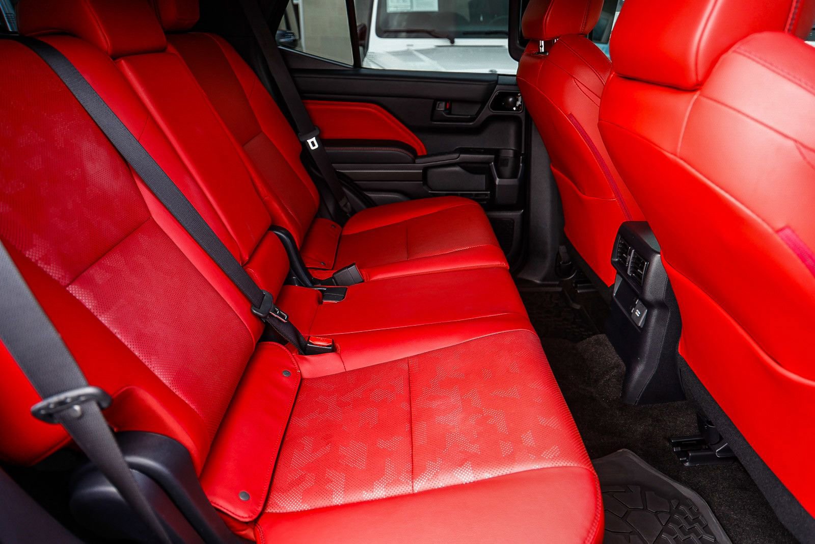Used 2025 Toyota 4Runner 4WD image 18