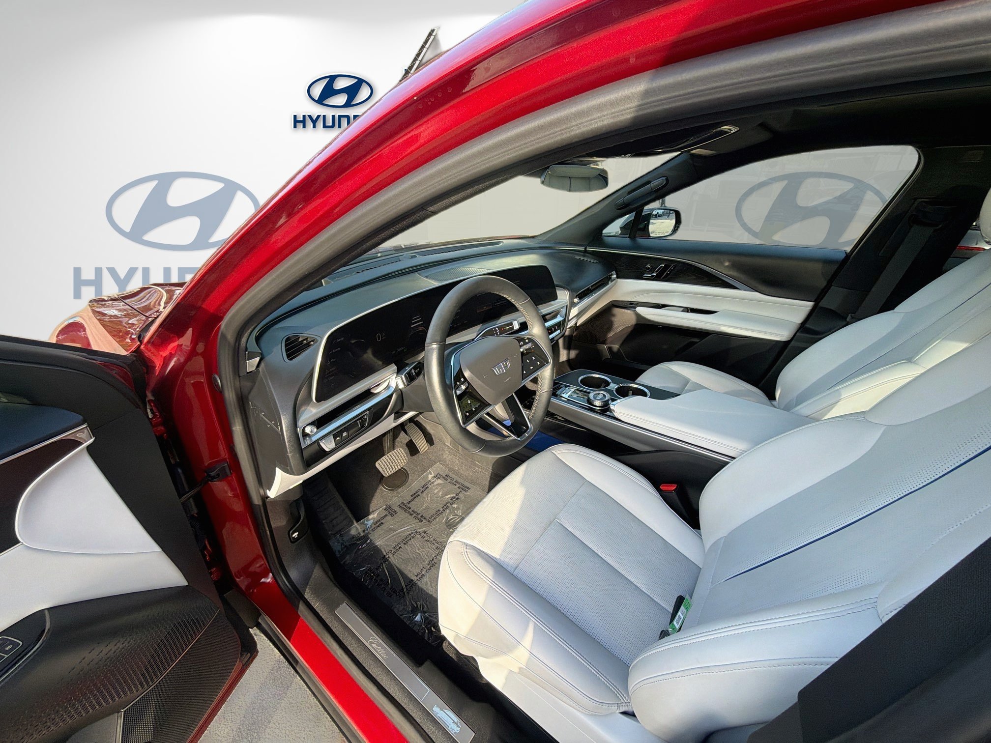 Used 2024 Cadillac Lyriq Sport RWD image 7
