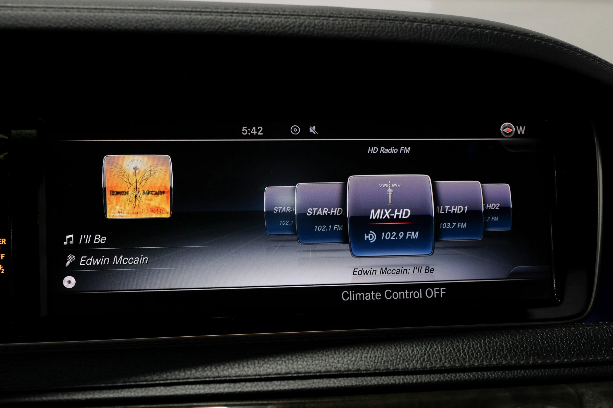 Used 2015 Mercedes-Benz S 550 Sedan w/ Sport Package w/ Sport Package image 36