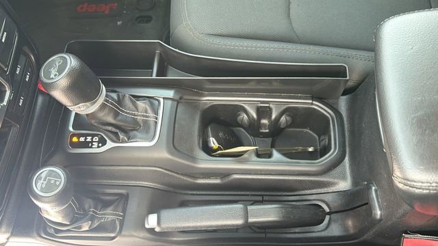 Used 2019 Jeep Wrangler Unlimited Sahara image 15