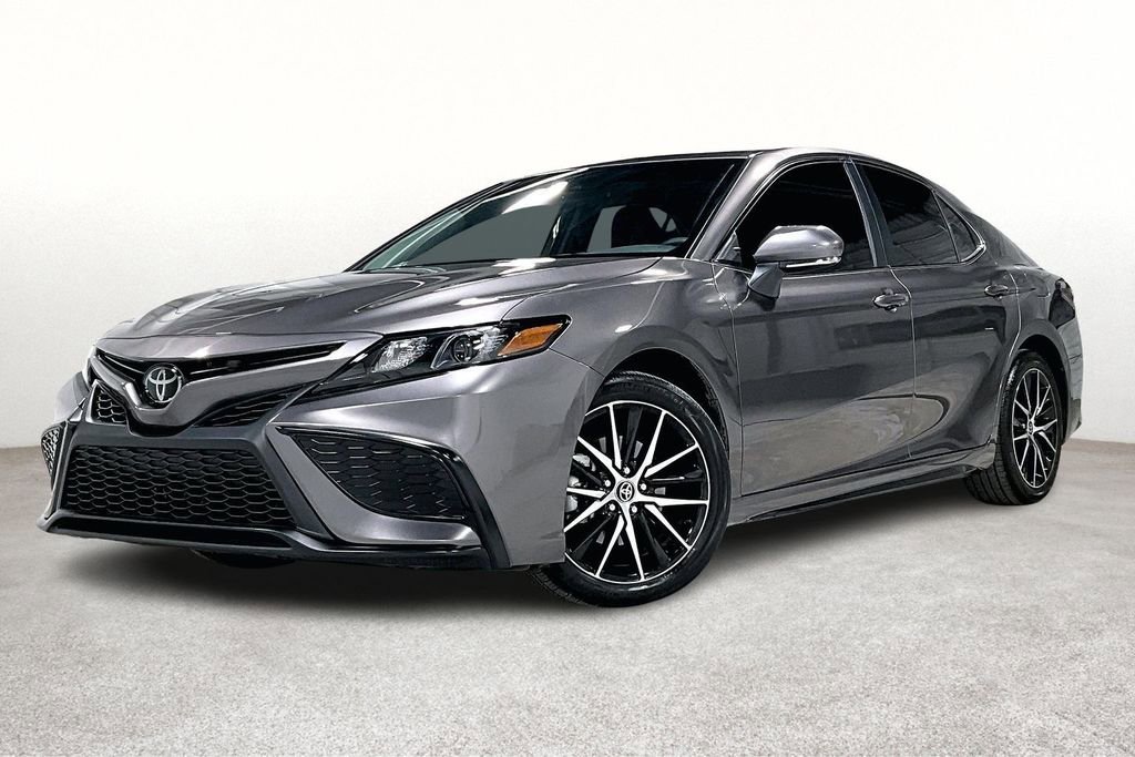 Used 2024 Toyota Camry SE image 14