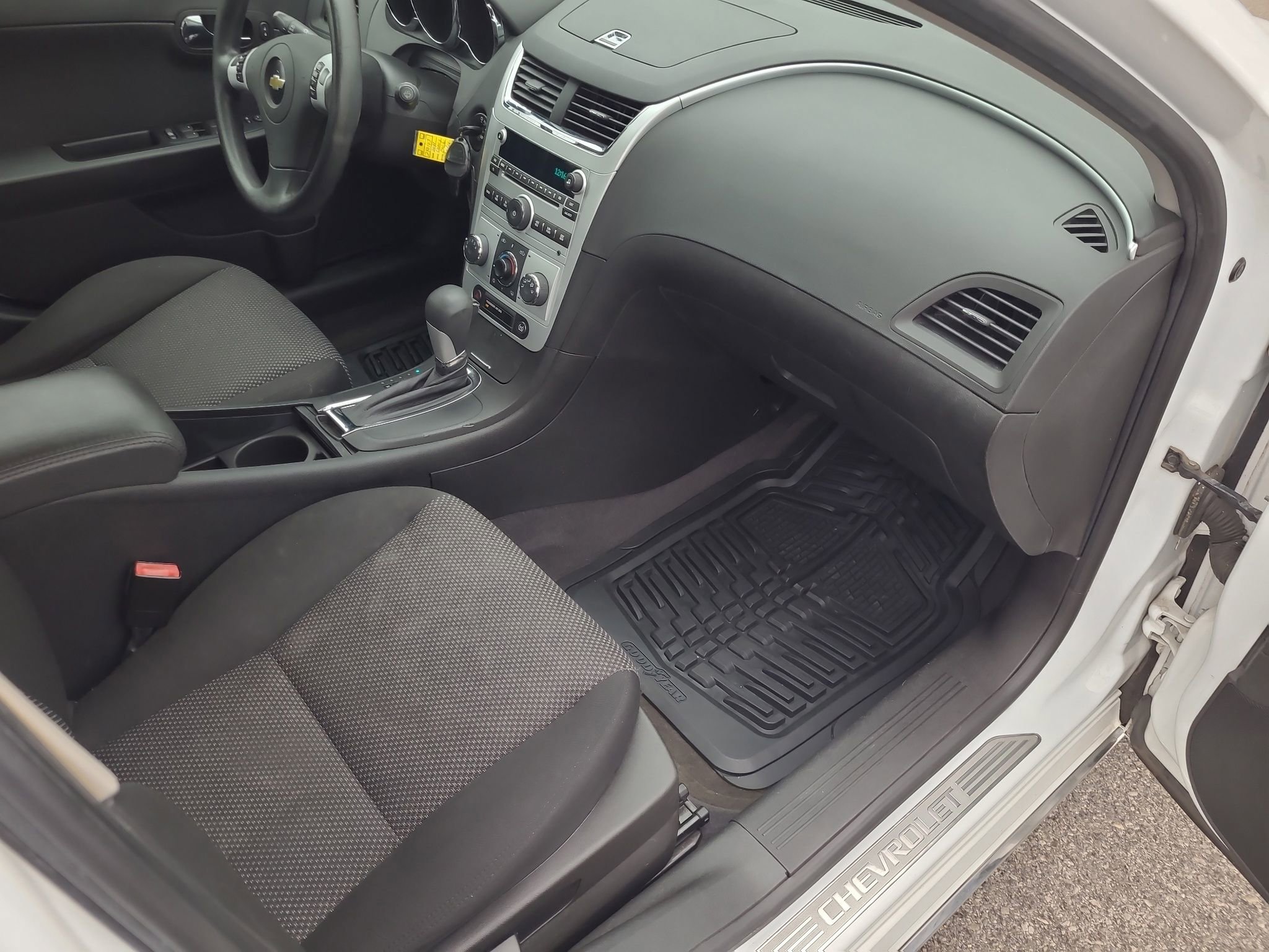 Used 2011 Chevrolet Malibu LT image 24