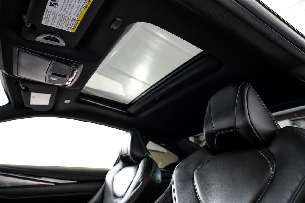 Used 2019 INFINITI Q60 3.0t Luxe w/ Essential Package image 6