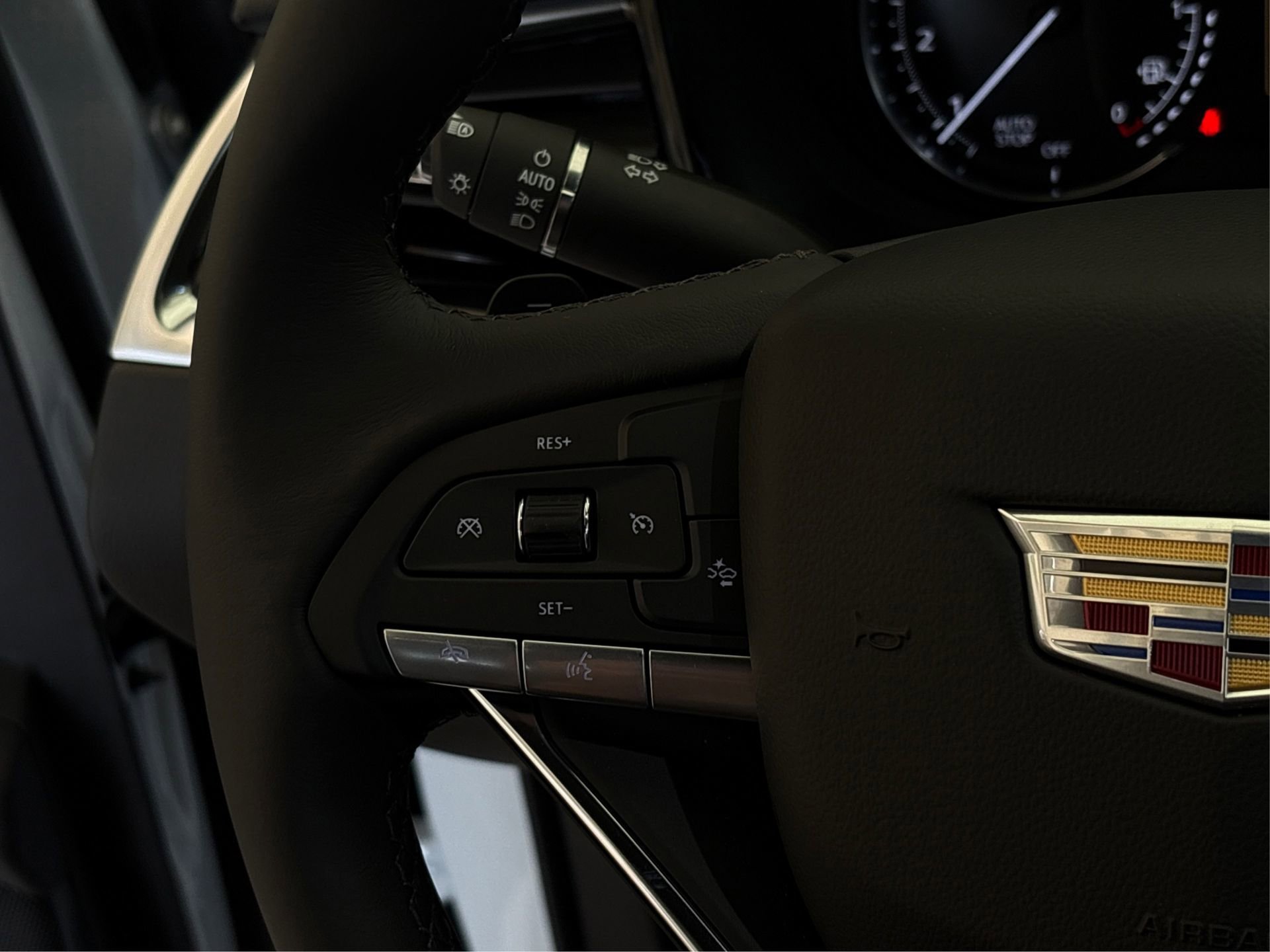 New 2025 Cadillac XT6 Luxury image 28