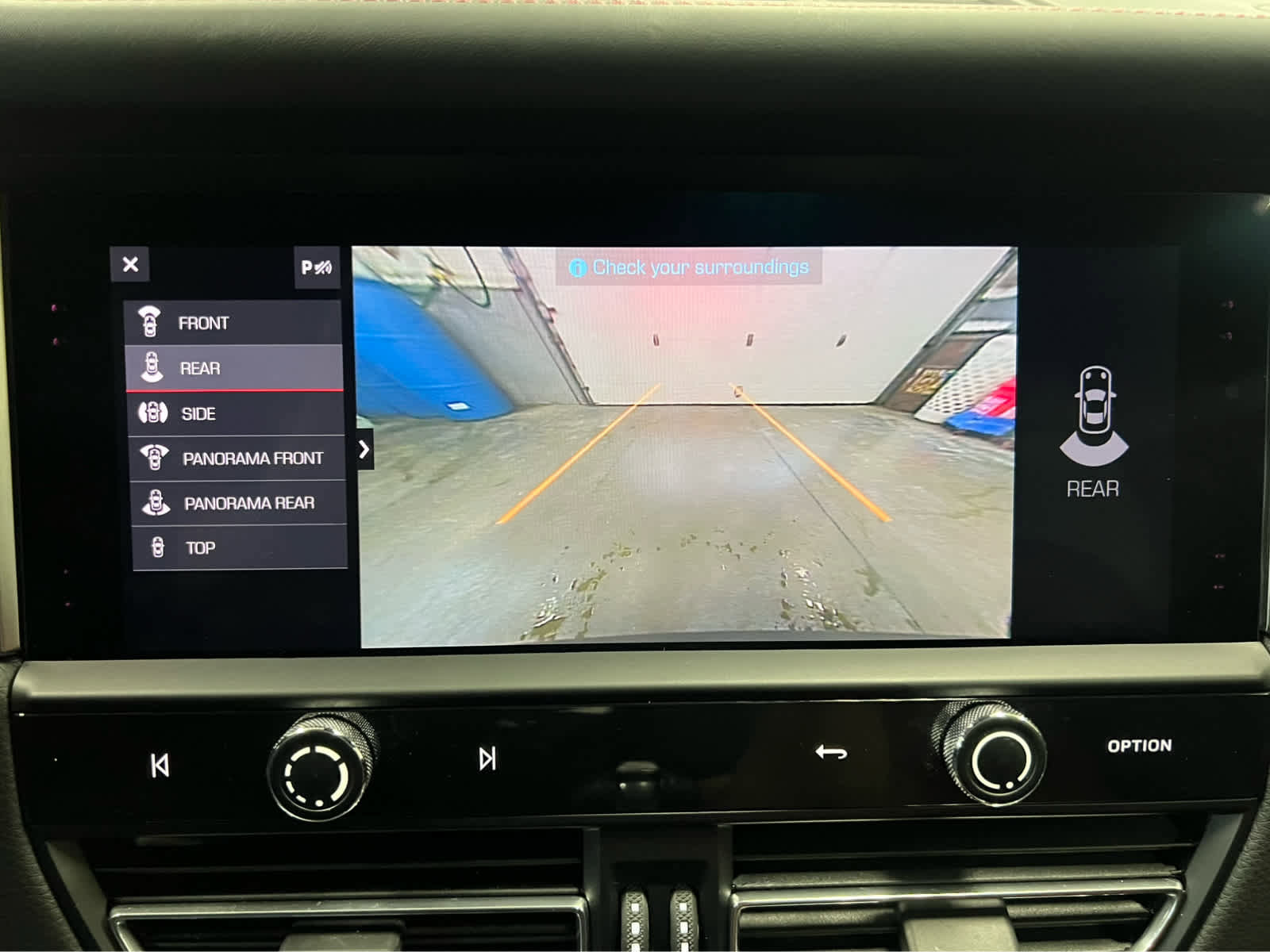 Used 2024 Porsche Macan image 17