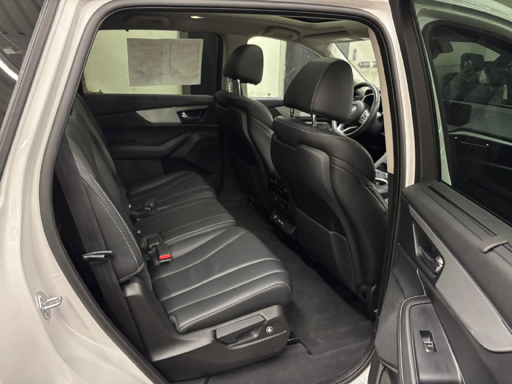 Certified 2024 Acura MDX w/ Technology Package AWD/4WD image 18