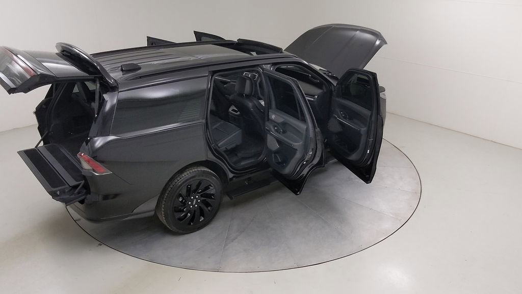 Used 2025 Lincoln Navigator Reserve w/ Jet Appearance Package image 55