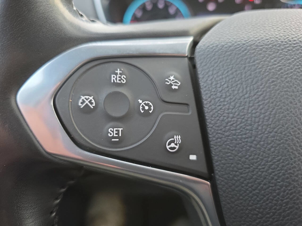 Used 2020 Chevrolet Traverse LT w/ Driver Confidence II Package image 17