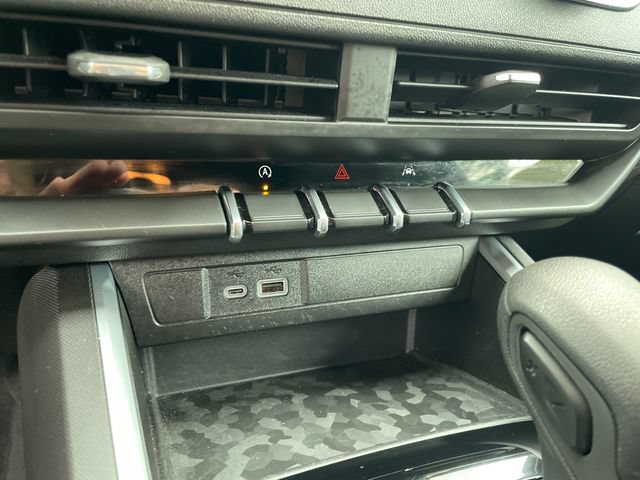 Used 2025 Chevrolet Colorado Trail Boss AWD/4WD image 32
