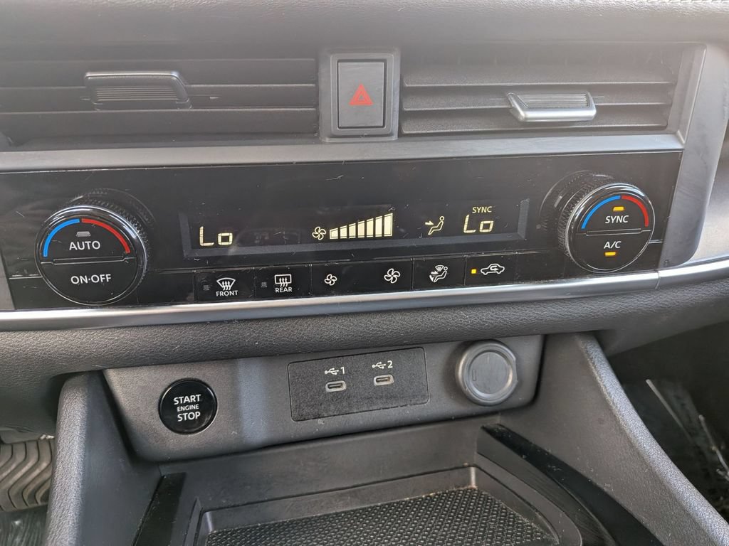 Used 2024 Nissan Rogue SV AWD/4WD image 19
