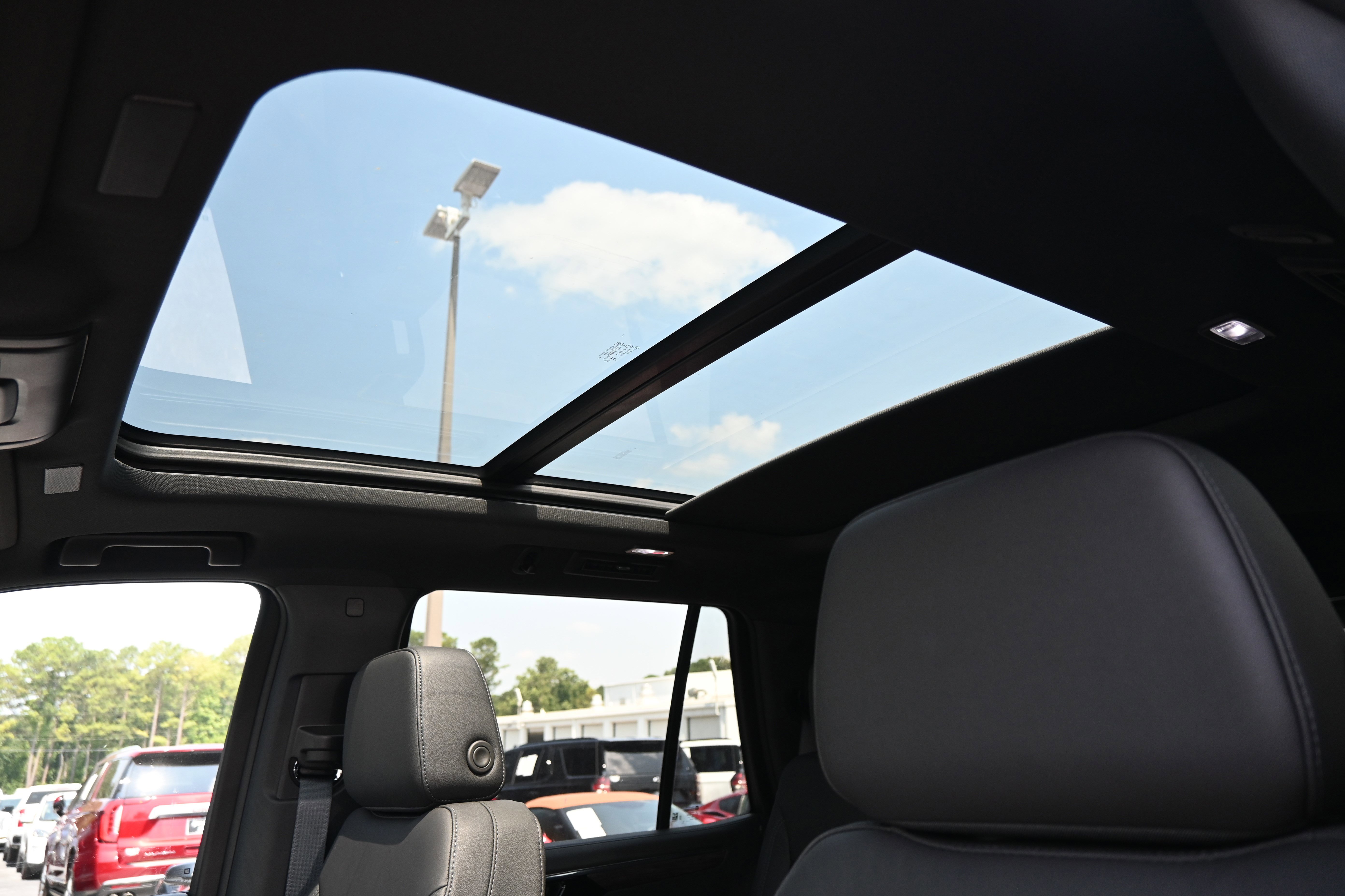 Used 2025 Chevrolet Tahoe LT w/ Comfort Package image 20