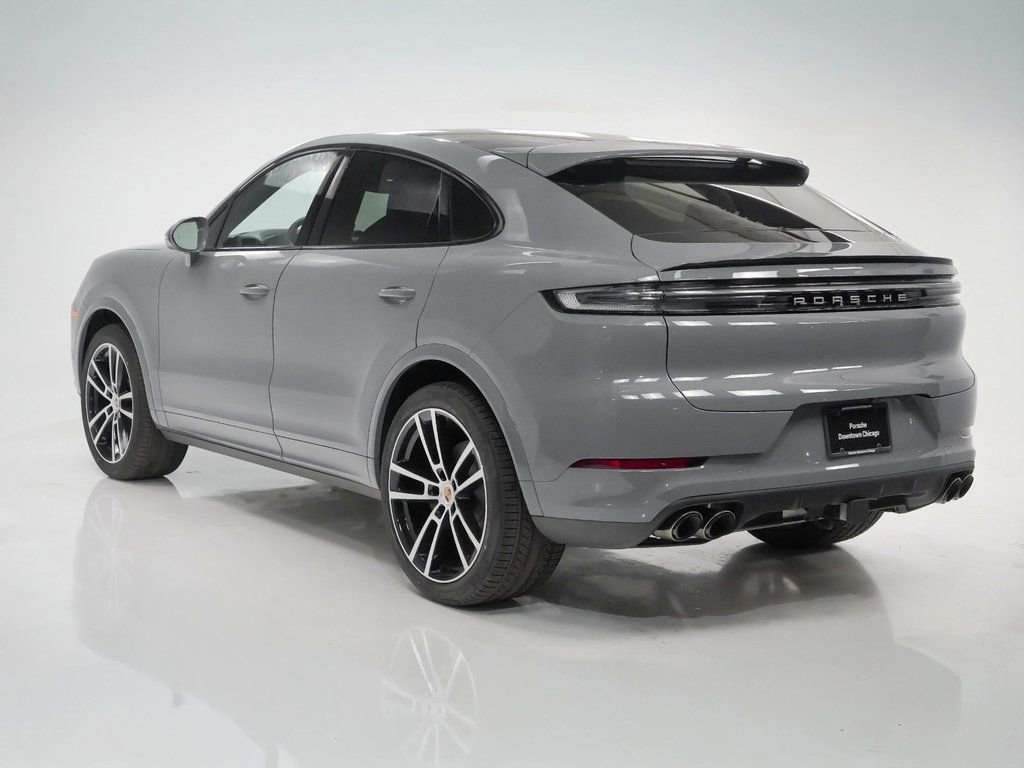 Certified 2025 Porsche Cayenne Coupe image 3