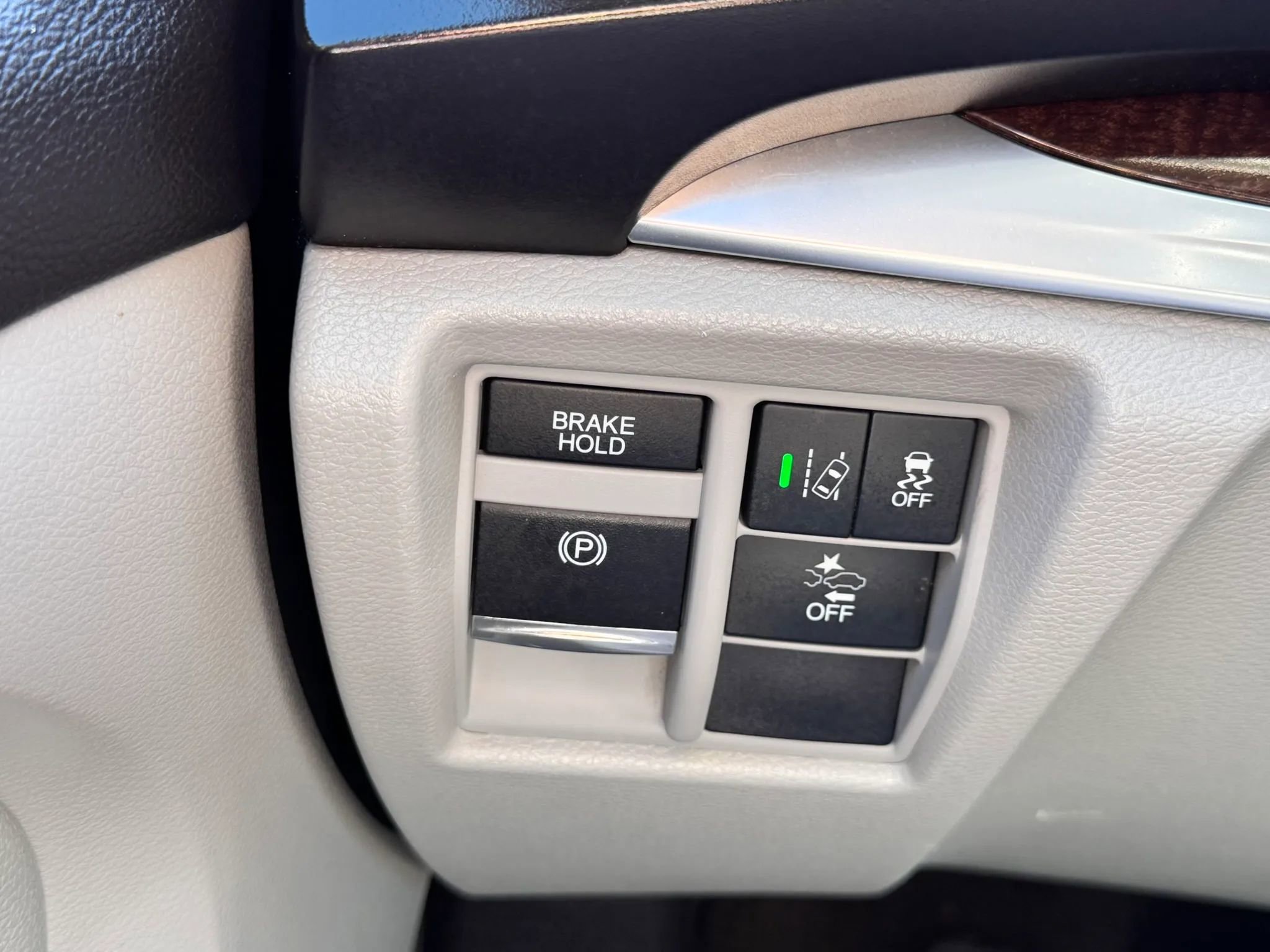 Used 2020 Acura MDX SH-AWD image 19