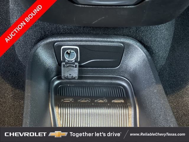 Used 2025 Chrysler Pacifica Select FWD image 18