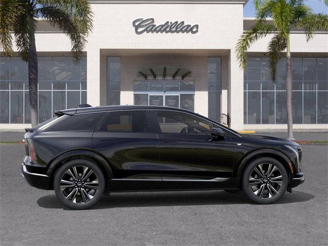 New 2025 Cadillac Optiq Luxury 2 image 5