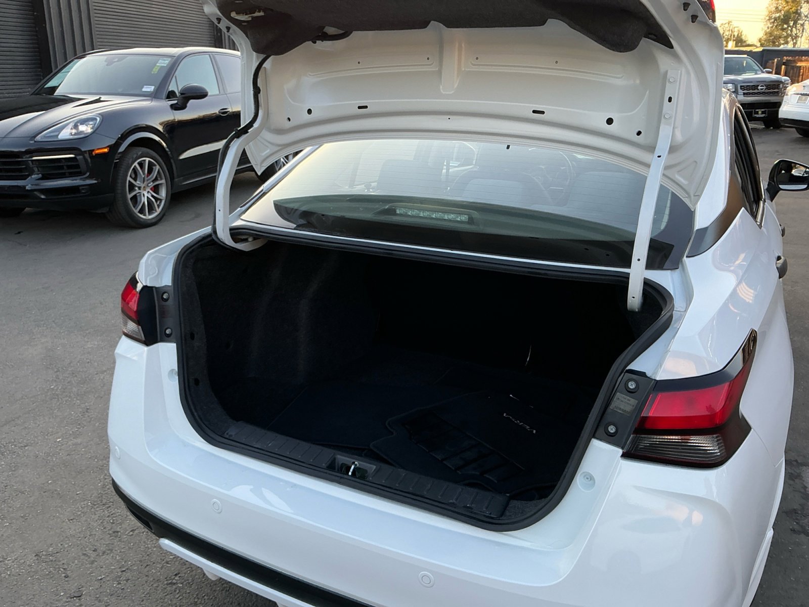 Used 2020 Nissan Versa S image 25