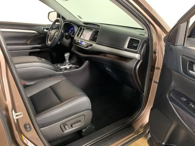 Used 2019 Toyota Highlander XLE w/ Protection Package #3 image 44