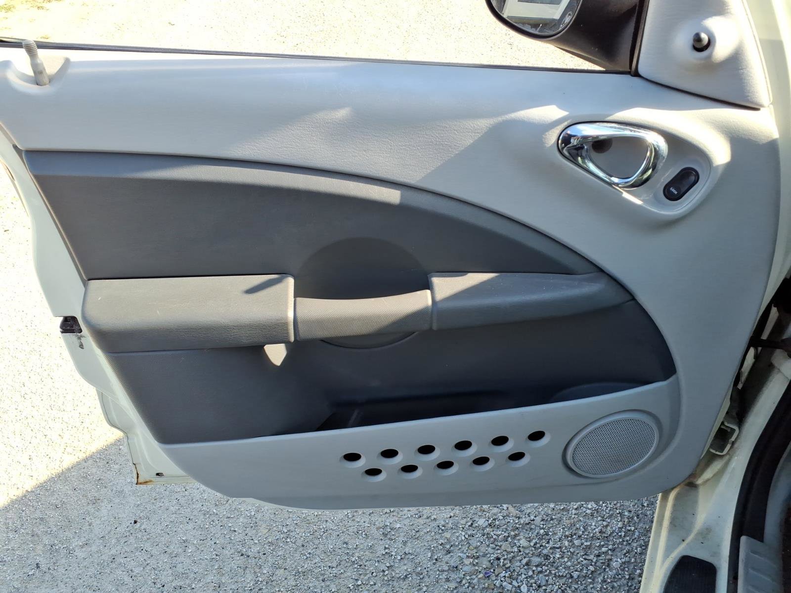 Used 2007 Chrysler PT Cruiser FWD image 14