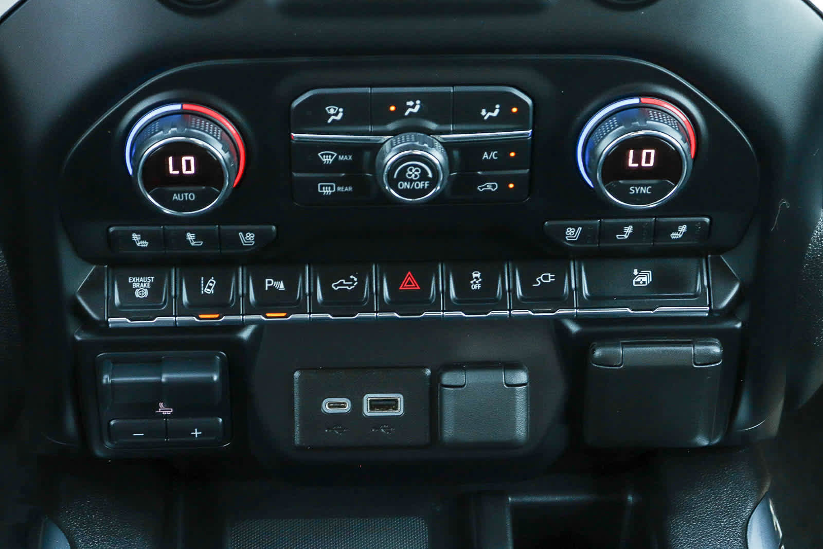 Used 2021 Chevrolet Silverado 2500 LTZ w/ LTZ Premium Package image 17