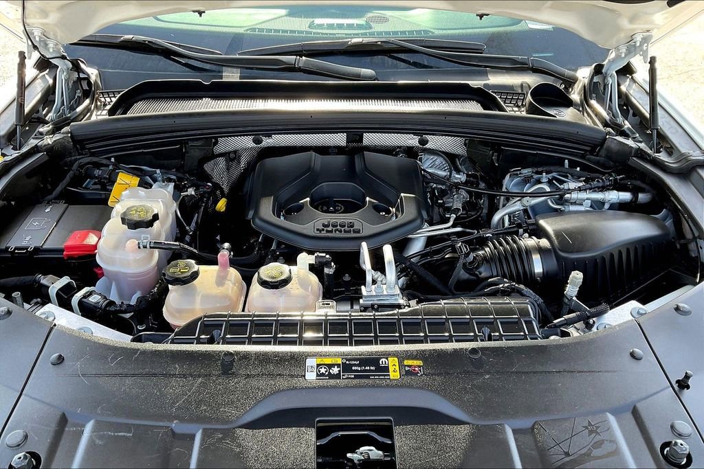 Used 2024 Jeep Grand Cherokee Limited 4xe image 9