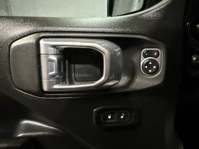 Used 2021 Jeep Wrangler Unlimited Sport AWD/4WD image 3