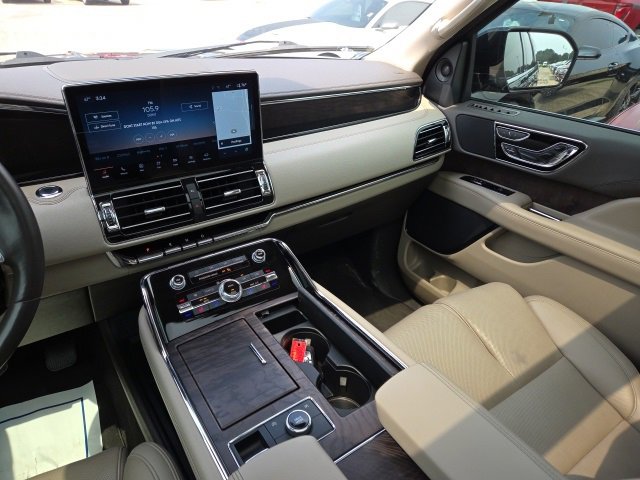 Used 2022 Lincoln Navigator L Reserve image 32