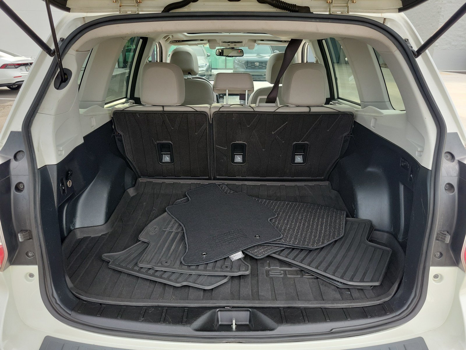 Used 2016 Subaru Forester 2.5i Touring w/ Eyesight & Navigation System AWD/4WD image 31
