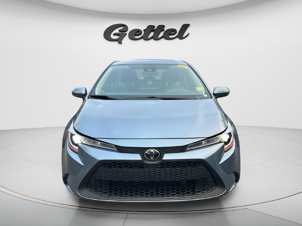 Used 2022 Toyota Corolla LE FWD image 2