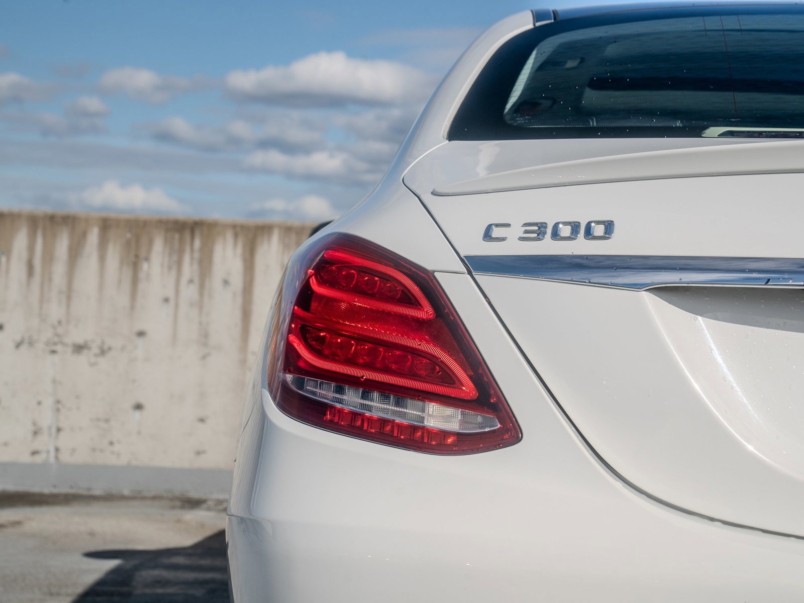 Used 2015 Mercedes-Benz C 300 4MATIC Sedan image 9