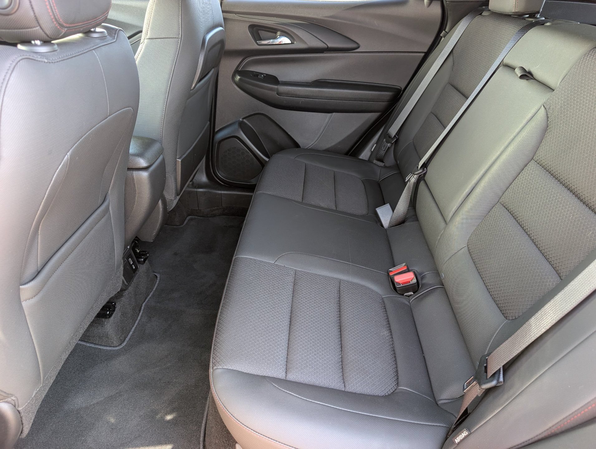 Used 2023 Chevrolet TrailBlazer RS w/ Sun and Liftgate Package FWD image 16