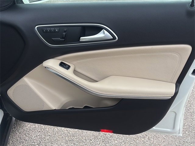 Used 2016 Mercedes-Benz GLA 250 image 10