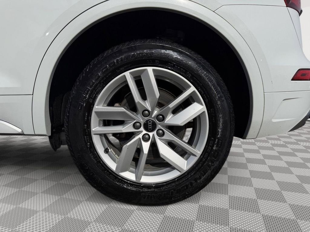 Used 2023 Audi Q5 2.0T Premium w/ Convenience Package AWD/4WD image 11