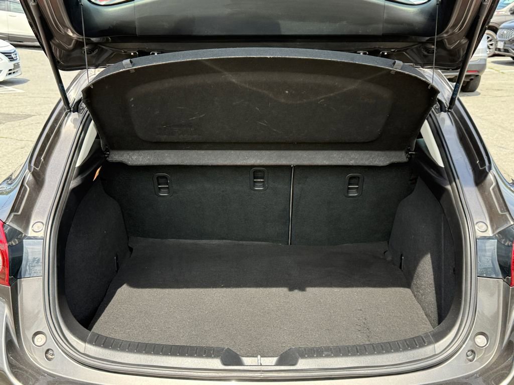 Used 2016 MAZDA MAZDA3 i Touring w/ Popular Equipment Package FWD image 26
