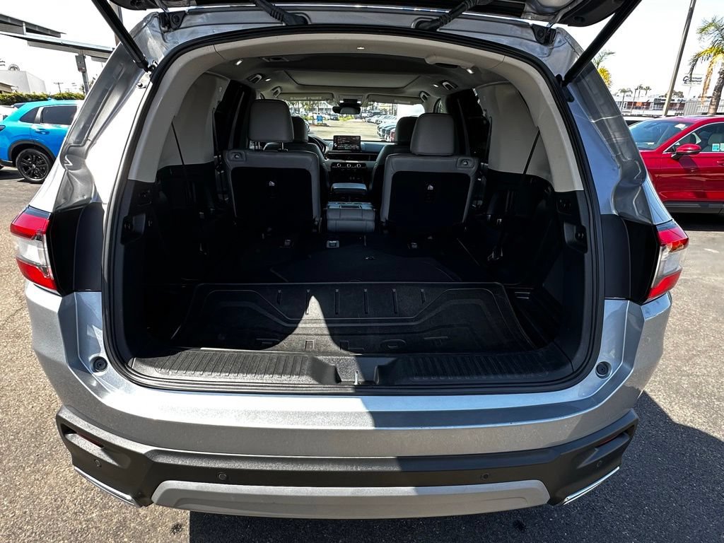 Used 2023 Honda Pilot Touring image 9